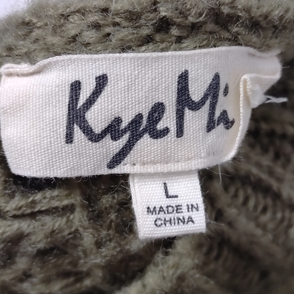 Kye Mi Women's Olive Green Distressed Knit Tunic Sweater Size Large - Picture 12 of 13